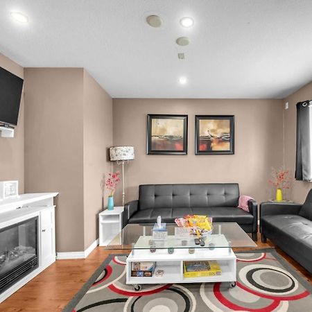 52-3 Bed Suite On Lake Central Ac By Airport Calgary Extérieur photo