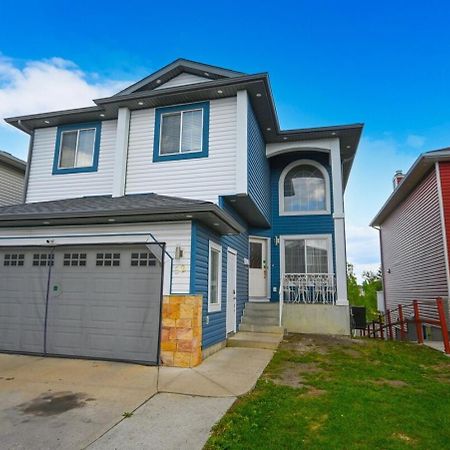 52-3 Bed Suite On Lake Central Ac By Airport Calgary Extérieur photo
