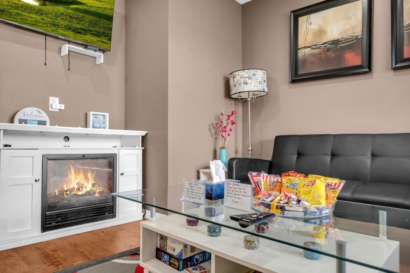 52-3 Bed Suite On Lake Central Ac By Airport Calgary Extérieur photo