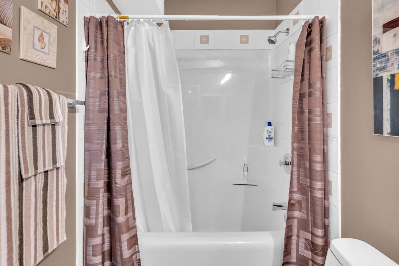 52-3 Bed Suite On Lake Central Ac By Airport Calgary Extérieur photo