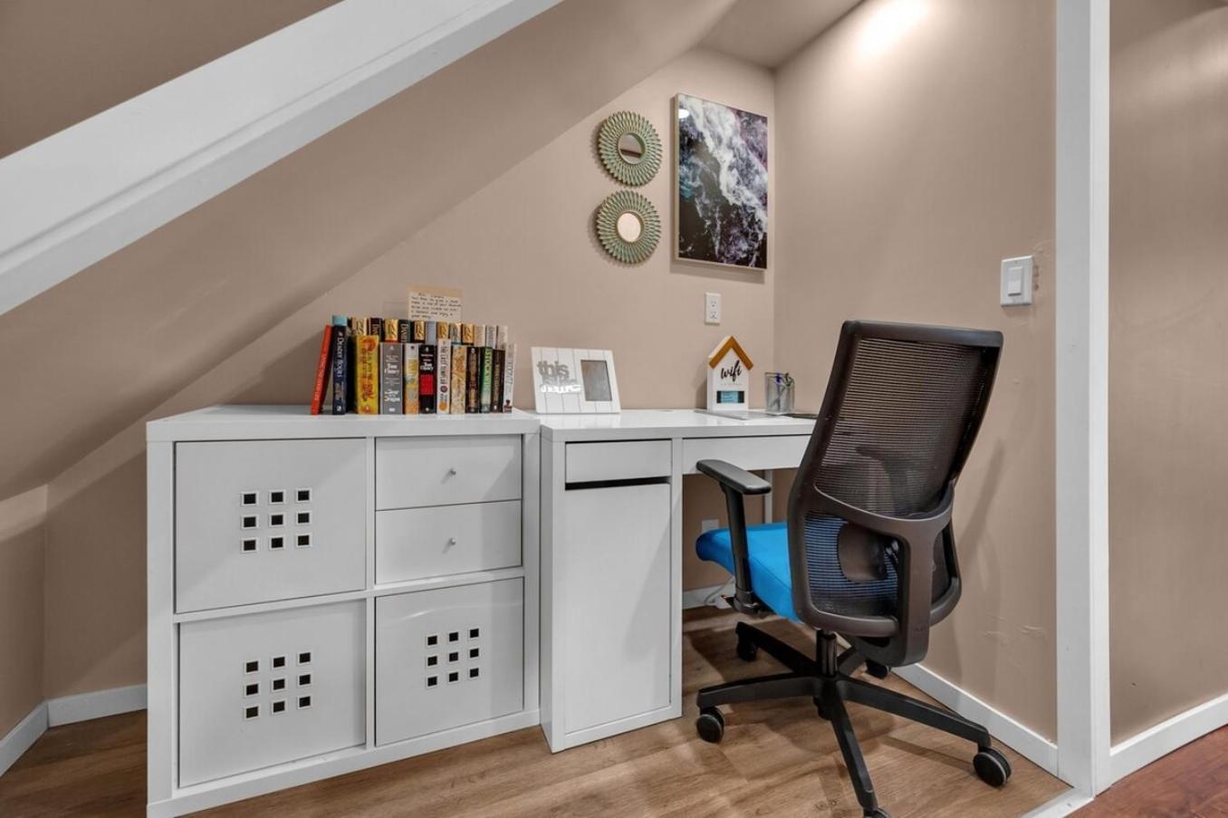 52-3 Bed Suite On Lake Central Ac By Airport Calgary Extérieur photo