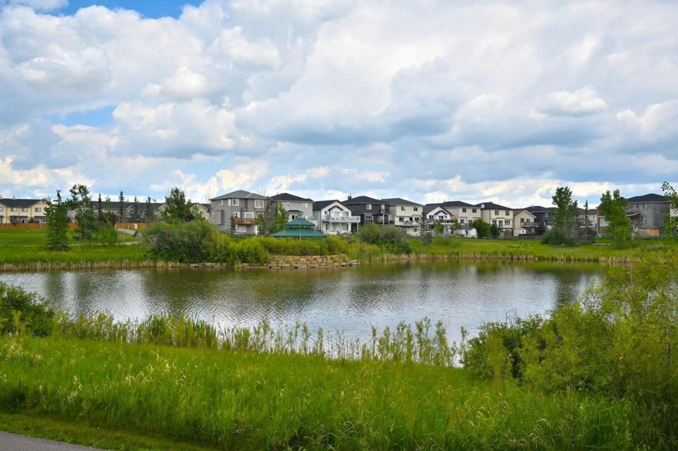 52-3 Bed Suite On Lake Central Ac By Airport Calgary Extérieur photo